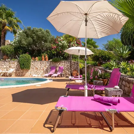 804 Quinta Felicidade Villa *